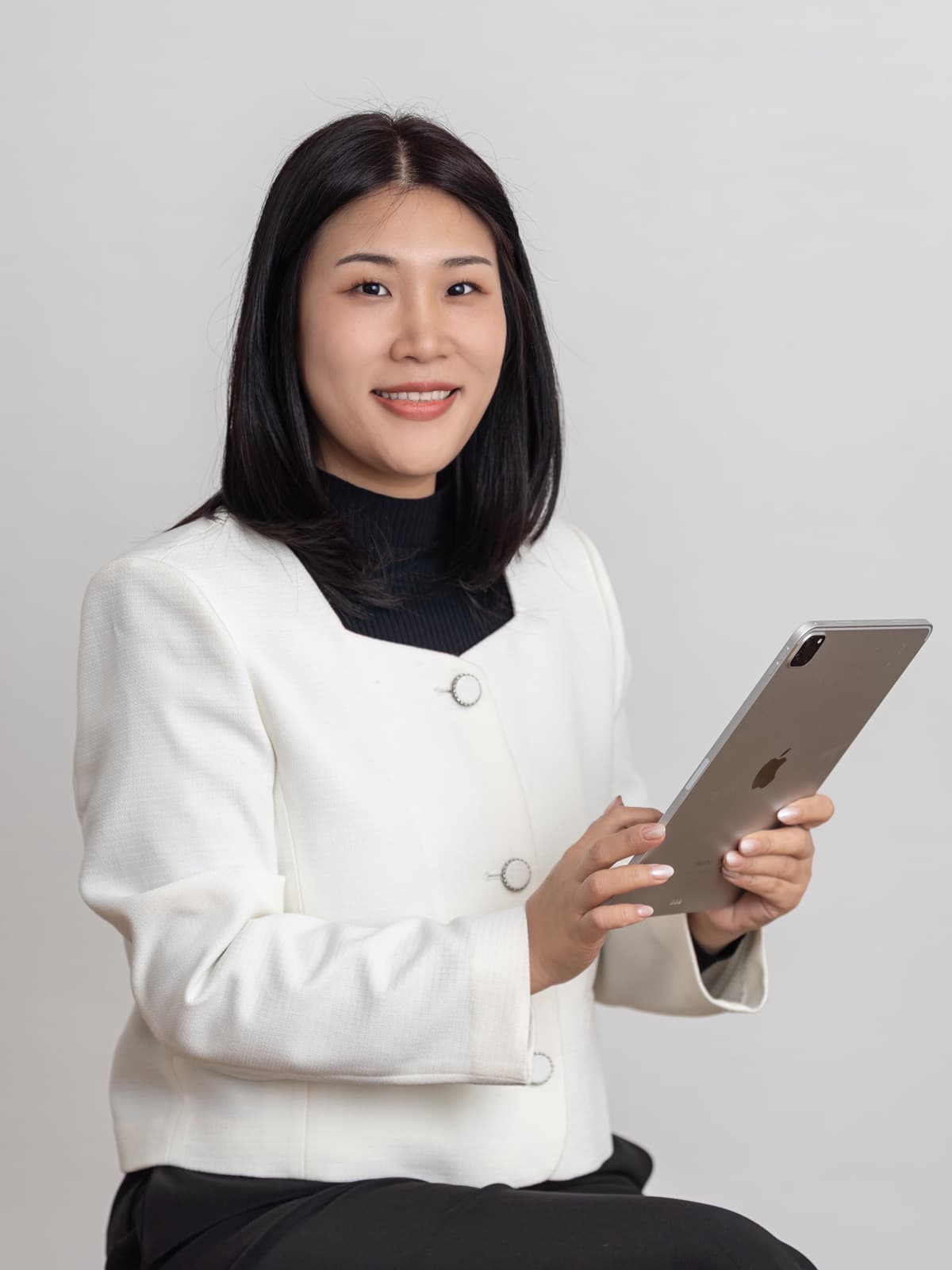 July Choi - Secretaria General